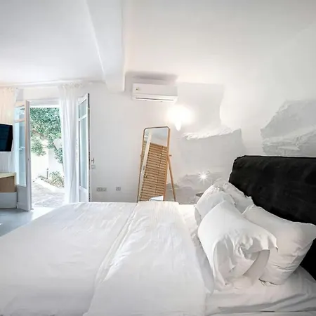 Is Situated On The Southern Part Of The Island Holiday home Ornos (Mykonos)